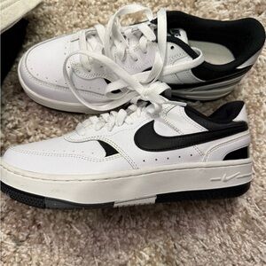Nike Women's White and Black Sneakers